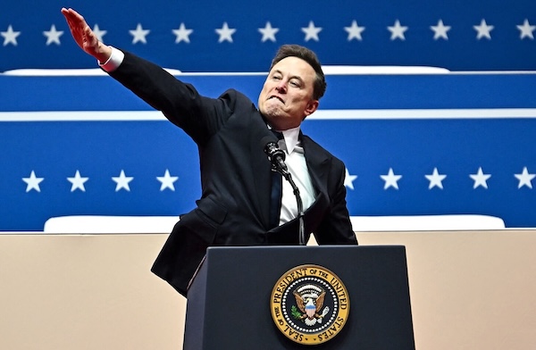 Conselheiro do presidente faz saudação romana / Reprodução